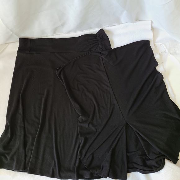 Black Market White House midi Skirt Sexy Size SM -Med w side slit flows Rayon - Picture 4 of 4